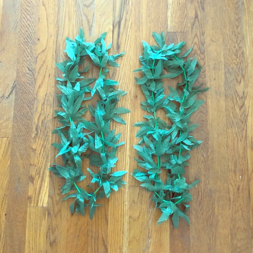 1x Weed Lei Necklace